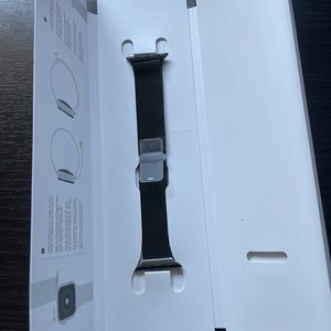 Apple Watch Milanese loop band